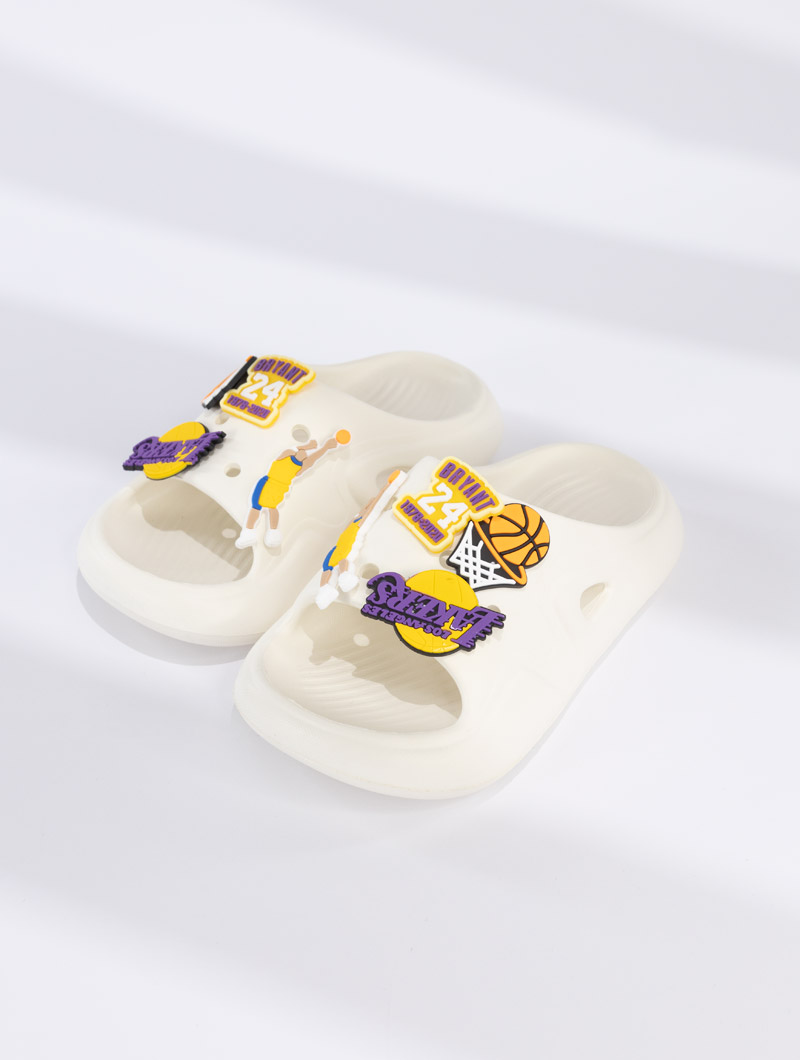 Mules avec accessoires